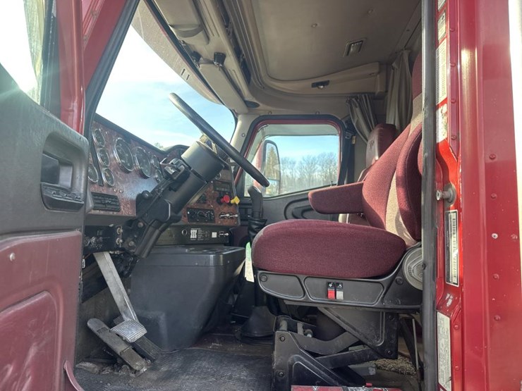 2000-international-9200i-image-22