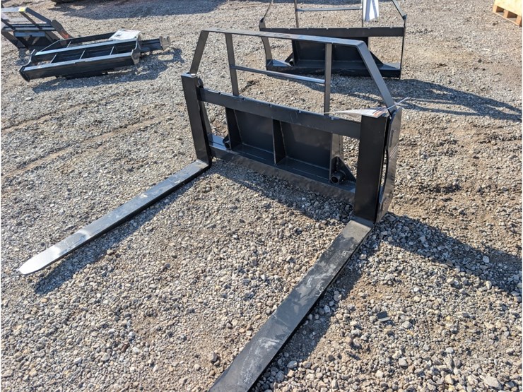 landhonor-mini-skid-steer-42"-forks-image-2