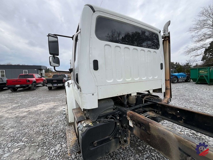 2013-freightliner-m2-s/a-cab-&-chassis-image-21