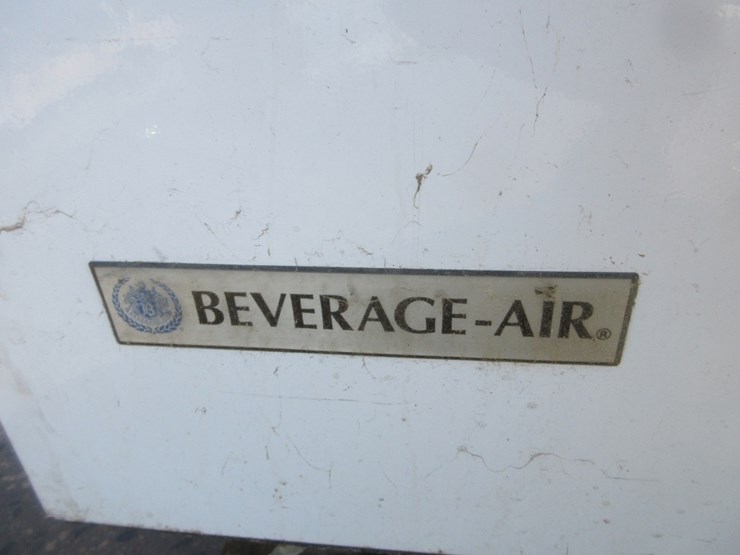 beverage-air-58"x30.5"x38"-commercial-refrigerator-image-6