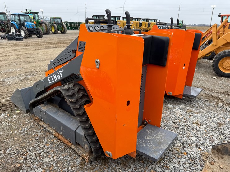 #100-•-2024-erie-industry-scl850-stand-on-skid-steer-loader-scl850562a1396-inv#33620-image-5