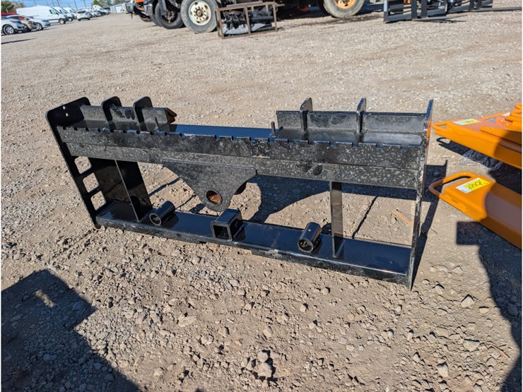 skid-steer-fork,-bale-spear-&-hitch-frame-image-1