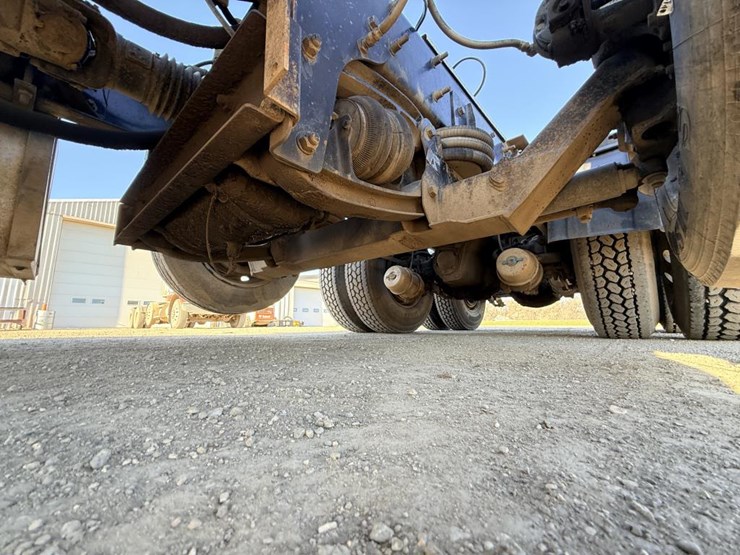 #1965-•-2008-international-eagle-day-cab-truck-tractor-image-51