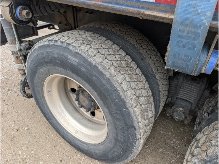 2017-mack-gu813-shingle-conveyor-image-9