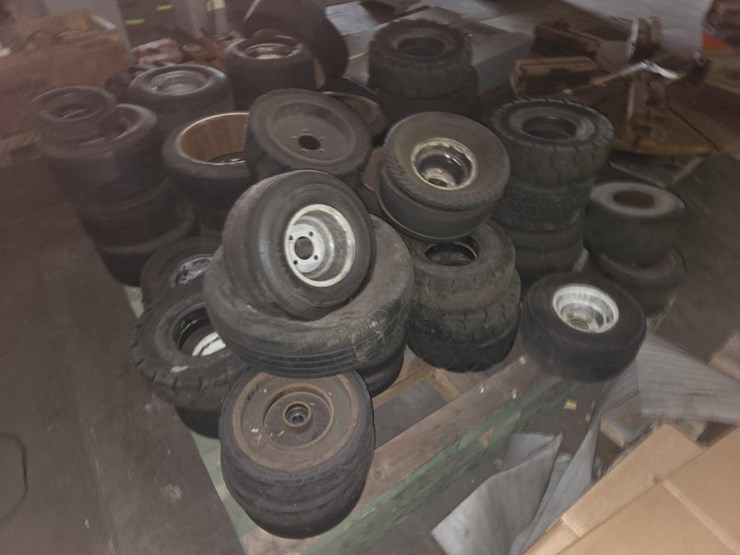 #3438-•-pallet-of-misc.-forklift-tires-and-rims-image-4