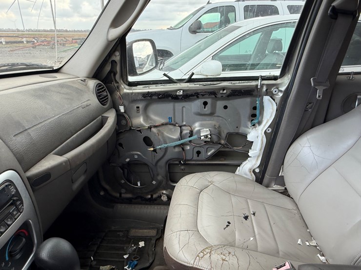 2004-jeep-liberty-image-26