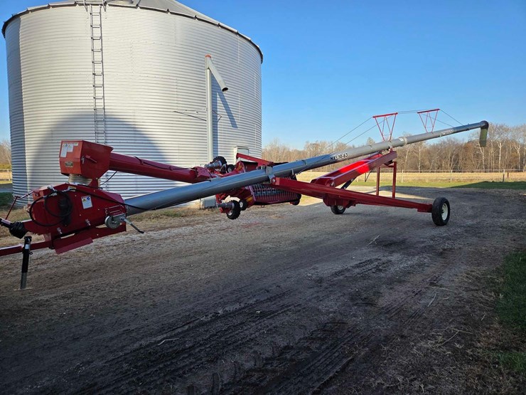 agi-mayrath-hx2-10"x63'-swing-away-auger-image-1