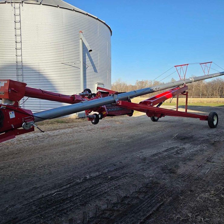 AGI Mayrath HX2 10"x63' swing away auger
