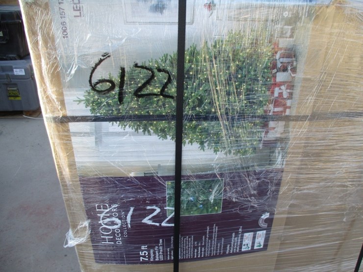 lot-of-7.5'-kingsley-balsam-fir-christmas-trees,-image-3