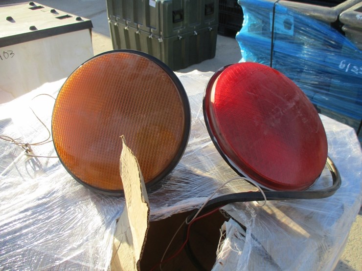 lot-of-12"-assorted-color-traffic-lights,-image-3