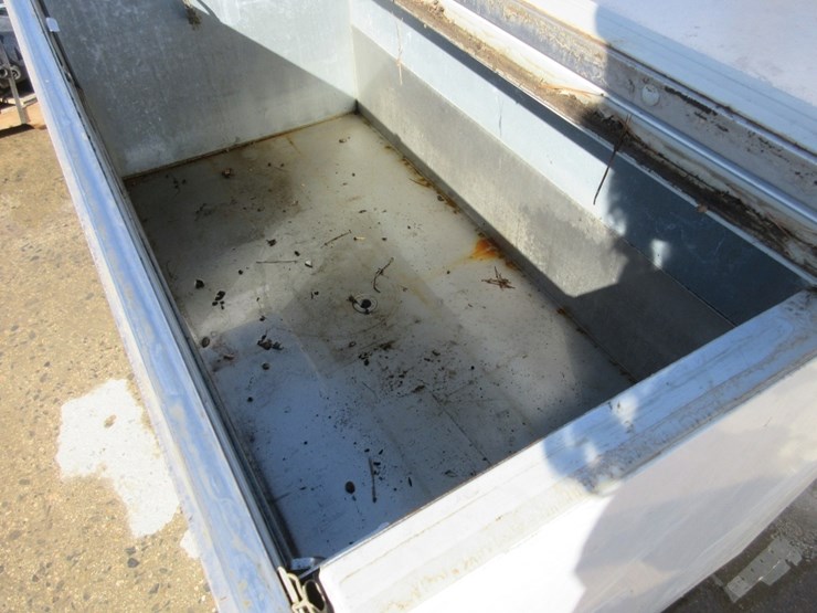 beverage-air-58"x30.5"x38"-commercial-refrigerator-image-5