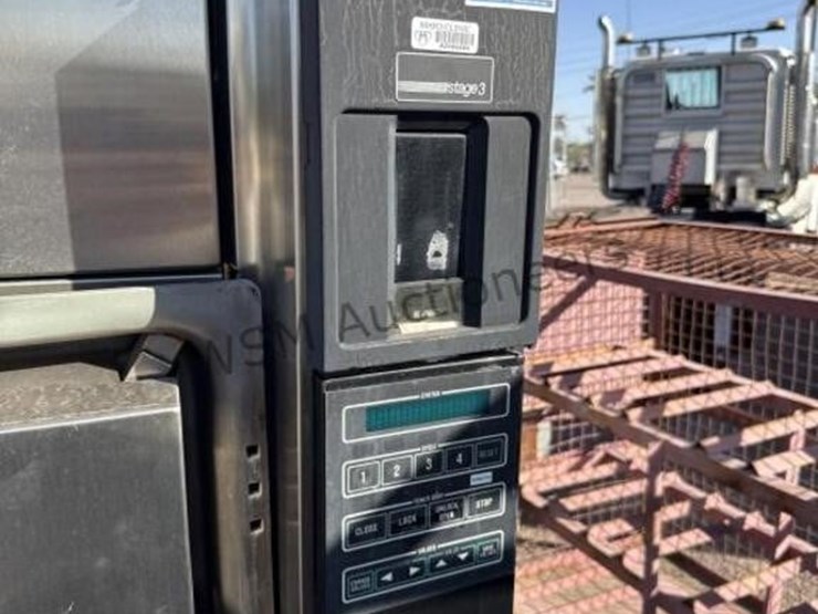 amsco-3053-vacamatic-autoclave-image-6