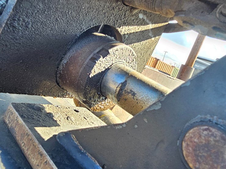 caterpillar-574-image-69