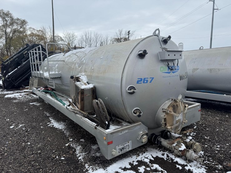 2012-90-bbl-tanker-take-off-w/-pumps-image-5