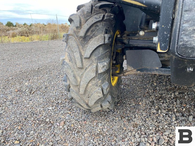 john-deere-835e-image-11