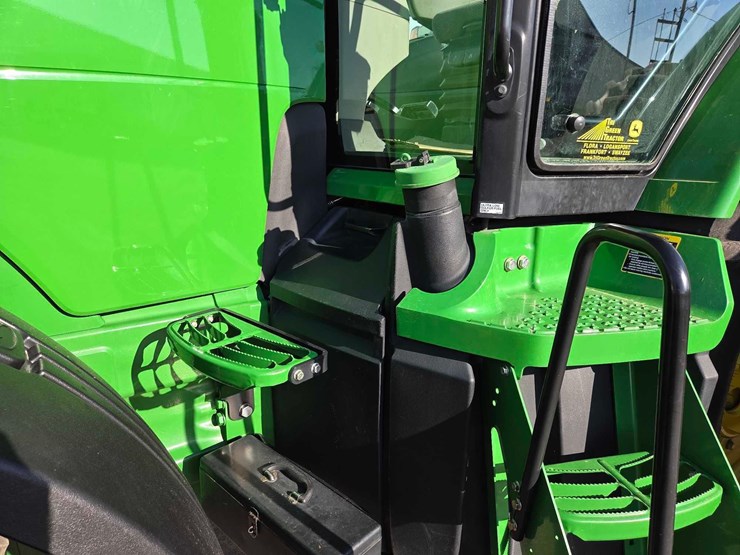 2012-john-deere-8285r-image-17