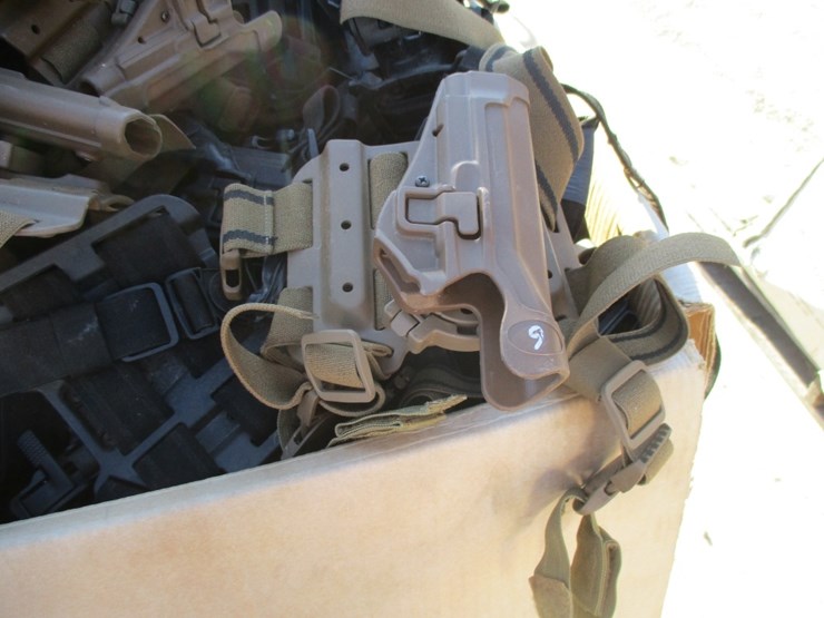 lot-of-left/right-hand-gun-holster-image-5