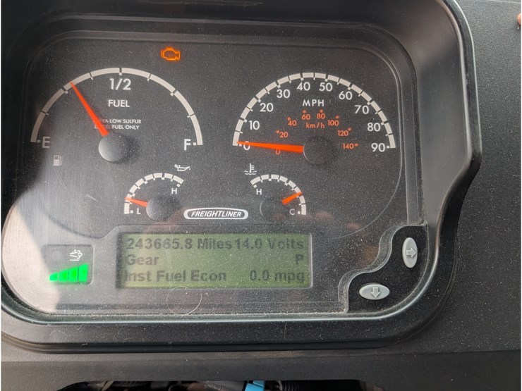 2017-freightliner-mt55-image-18