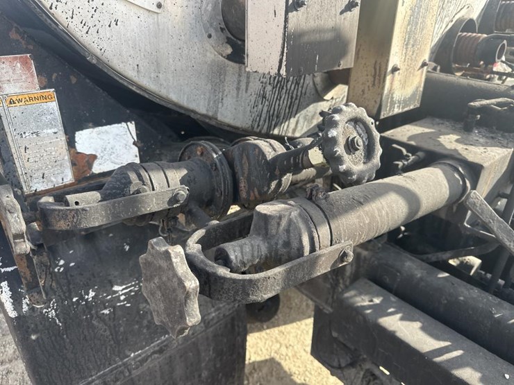 2009-international-7400-image-27