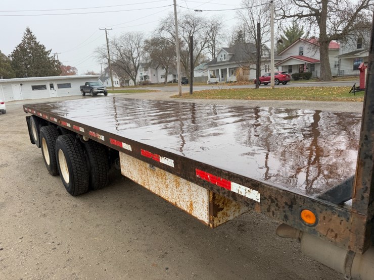2006-freightliner-m2112-flatbed-image-25