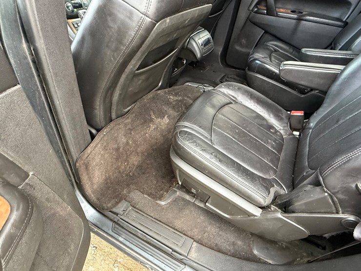 2012-buick-enclave-image-30