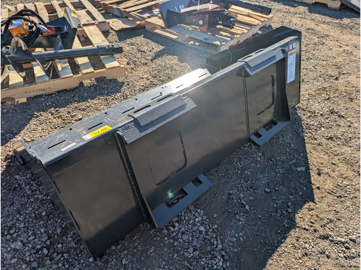 wolverine-skid-steer-bucket-66"-image-5