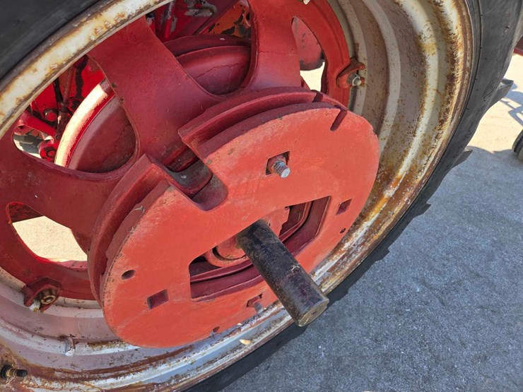 case-ih-560-image-33