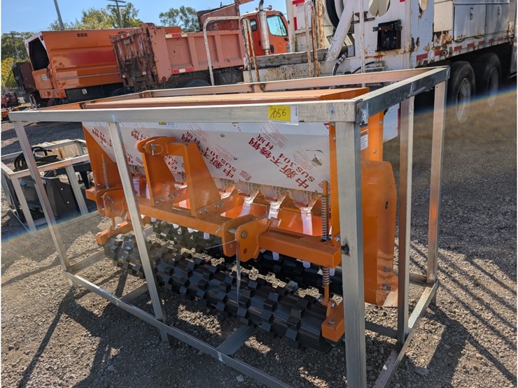 landhonor-3-point/skid-steer-no-till-seed-drill-image-9