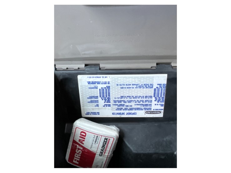 2016-freightliner-ca113-daycab-image-26