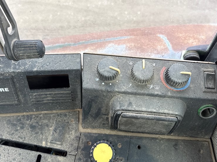 john-deere-6400-image-37