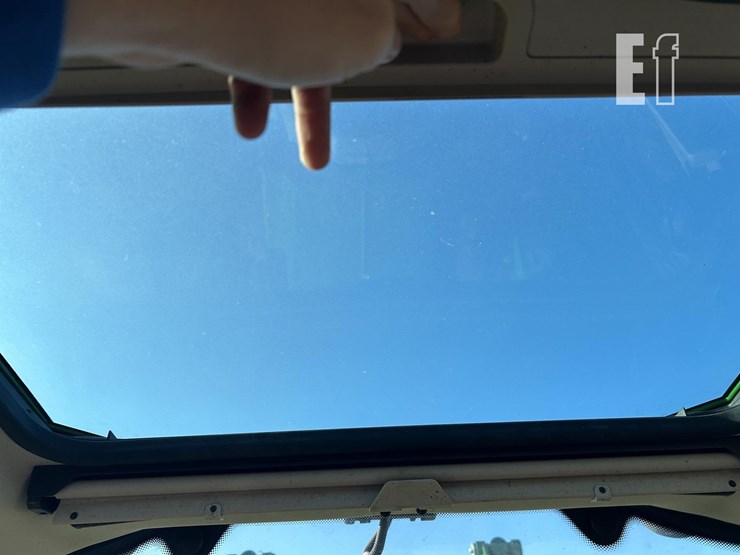 2021-john-deere-6175m-image-51