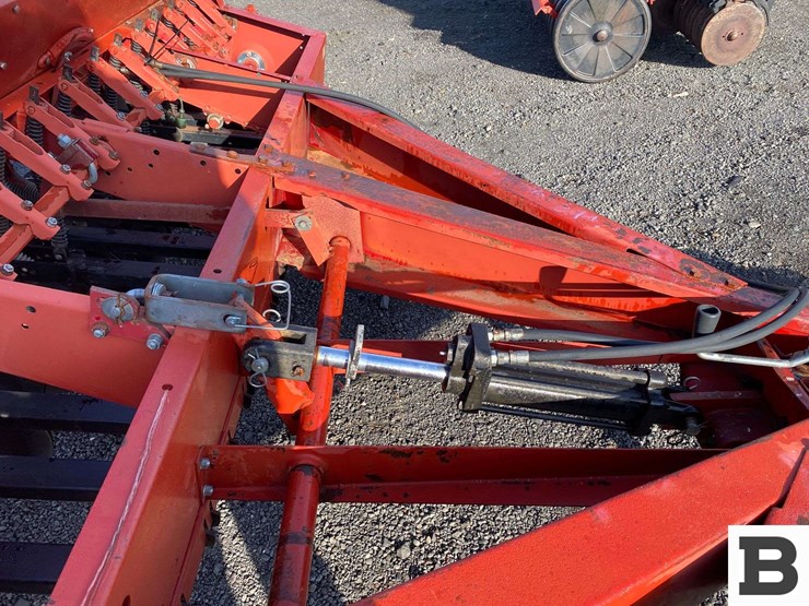 j.i.-case-5300-grain-drill-image-13