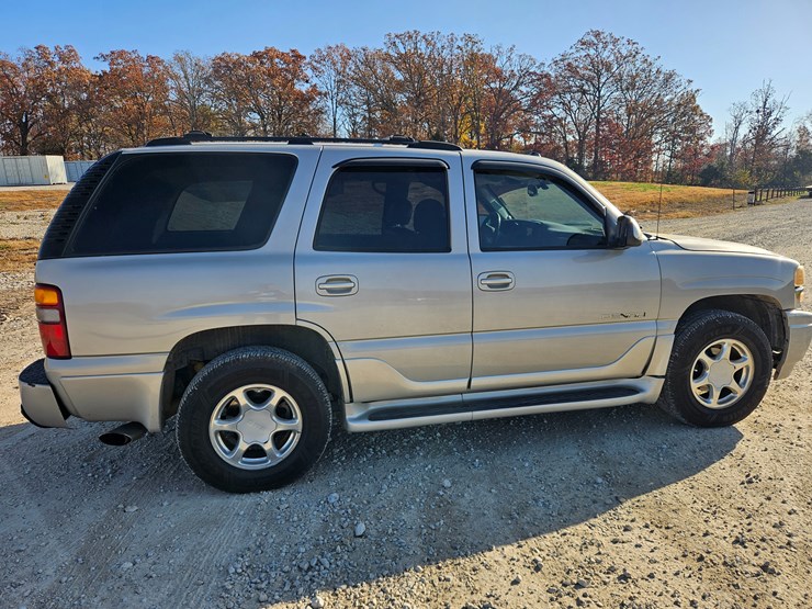 2004-gmc-yukon-image-13