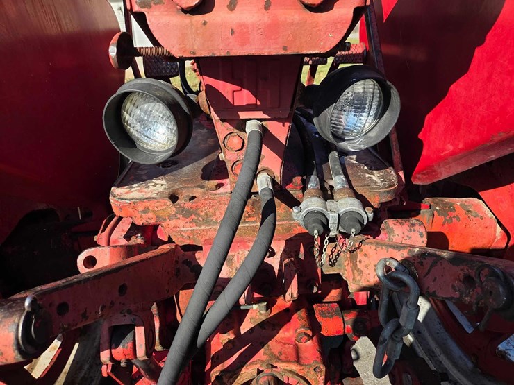 case-ih-560-image-30