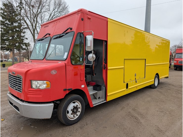 2017-freightliner-mt55-image-1