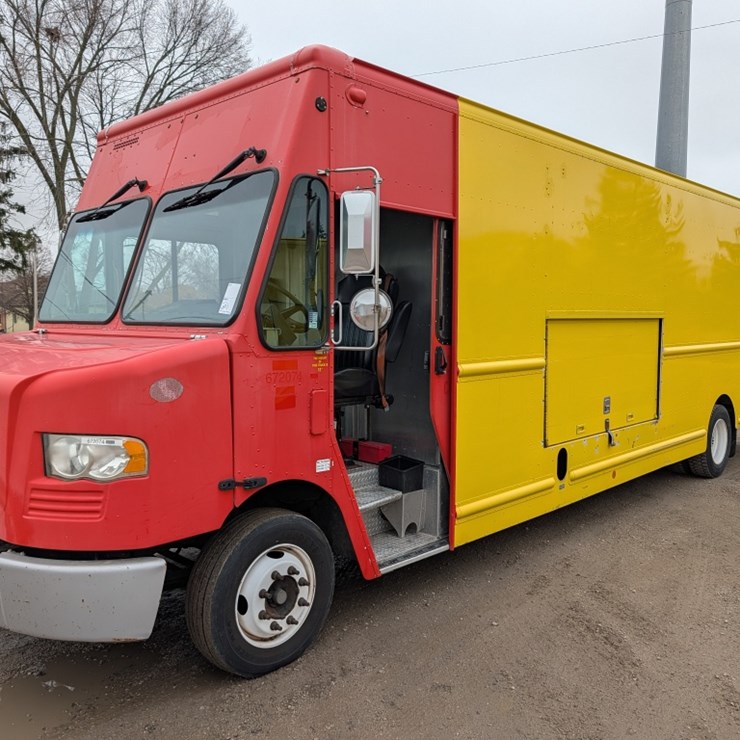 2017 FREIGHTLINER MT55