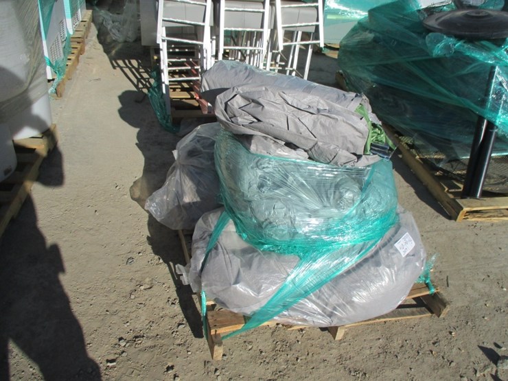 lot-of-assorted-size-tents,-image-2