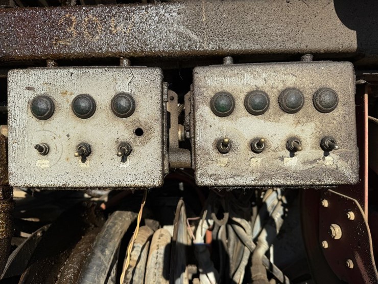 #1953-•-1998-ford-fuel-truck-image-50