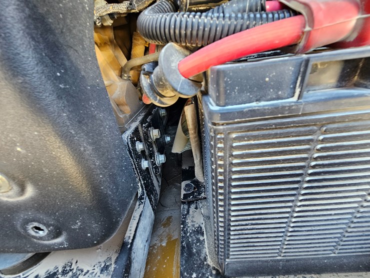 2023-caterpillar-299d3-image-29