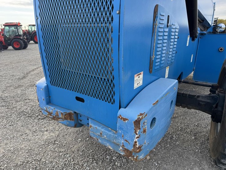 #1460-•-2014-genie-1056-telehandler-image-16