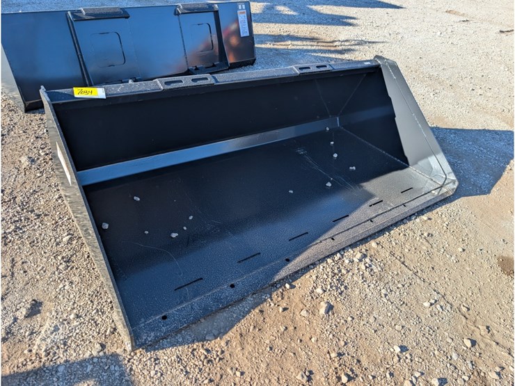 wolverine-skid-steer-bucket-72"-image-1