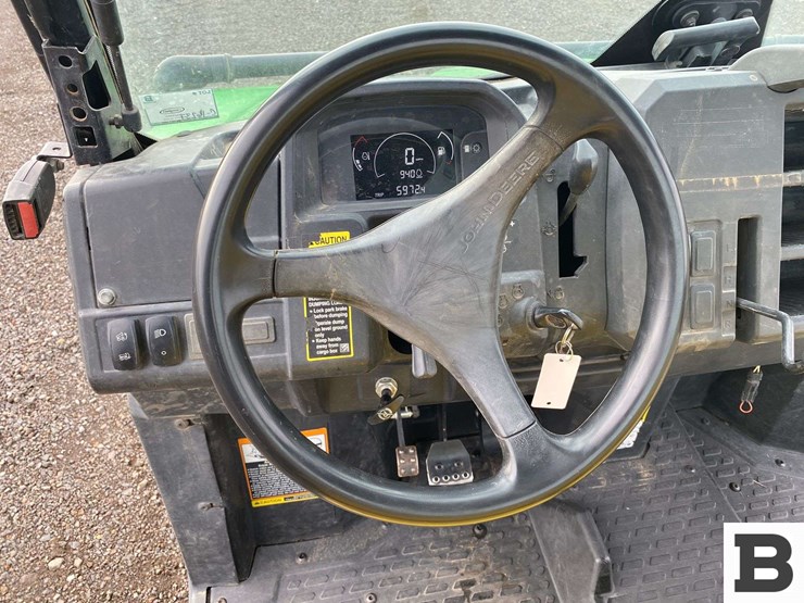 john-deere-835e-image-17