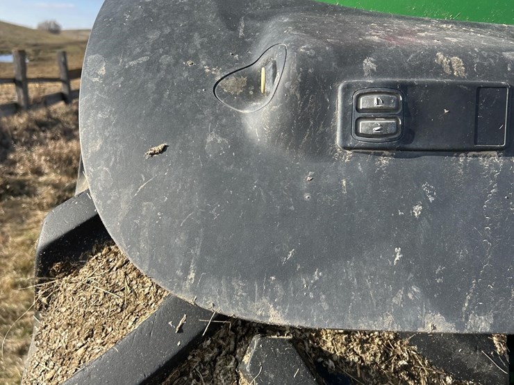 2013-john-deere-6170r-image-14