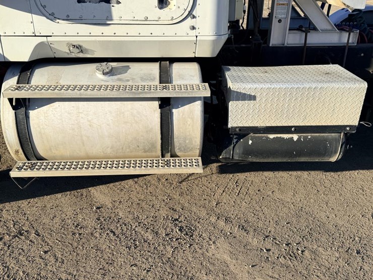 #1980-•-2008-international-eagle-day-cab-truck-tractor-image-12