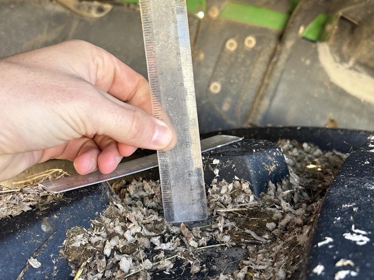 2013-john-deere-6170r-image-26