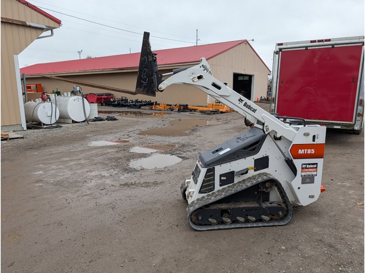 2017-bobcat-mt85-image-1