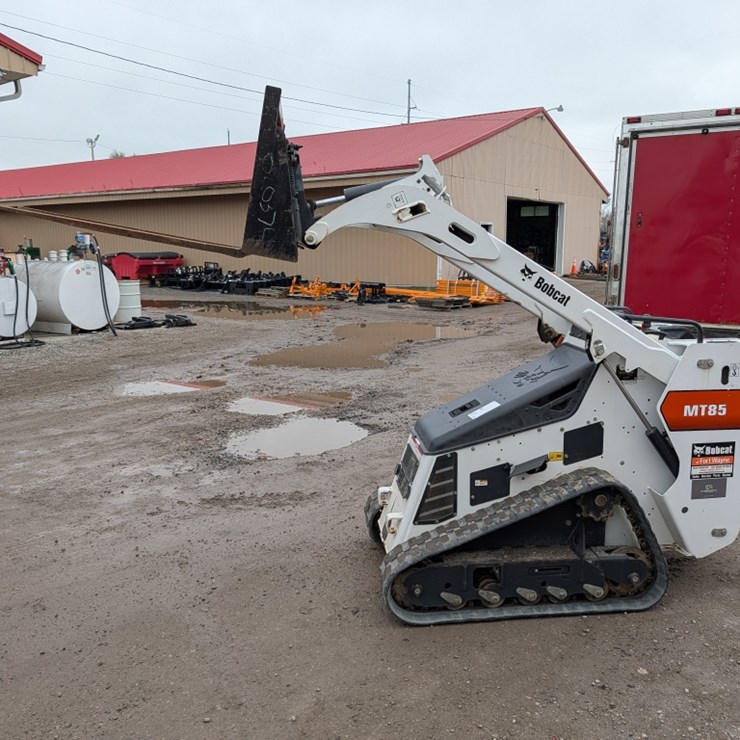 2017 BOBCAT MT85