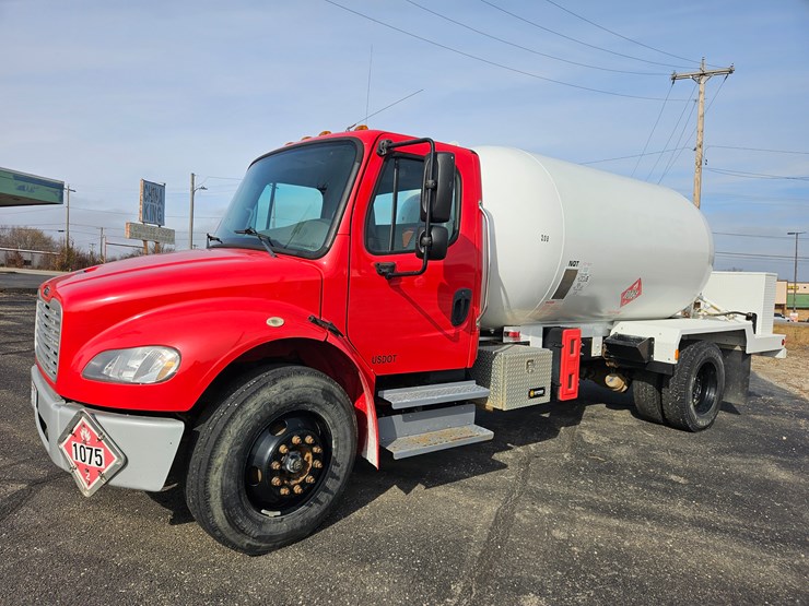 2016-freightliner-s2g-image-3
