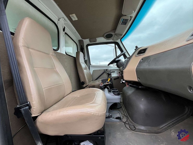 2008-sterling-l7500-image-51