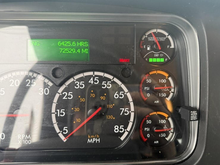 #2000-•-2014-freightliner-altec-digger-derrick-image-84